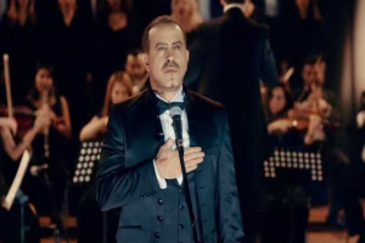 Haluk Levent’ten muhteşem 'İzmir Marşı' performansı