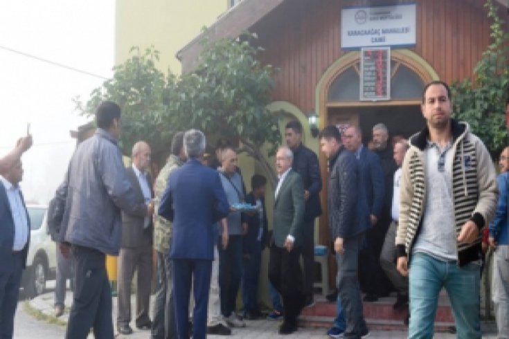 Kılıçdaroğlu bayram namazını Bolu'nun Karaağaç Köyü'nde kıldı
