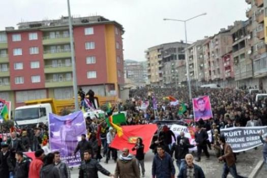 Hakkari karıştı!