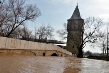 Bulgaristan'da Baraj Çatladı, Edirne Alarmda!