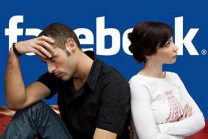 Facebook'ta eski sevgiliden uzak durun!