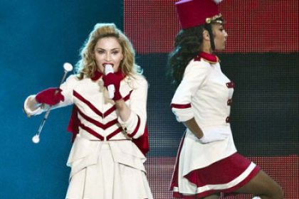 Madonna'dan G.Saray'a jest