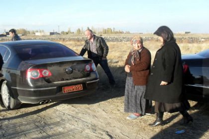 Meclis aracıyla teröristlerin mezarına gitti