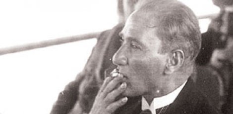 Atatürk’ün sigaralı görüntüsü için ceza