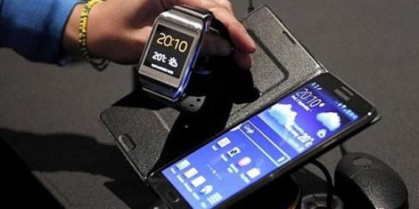 Samsung Galaxy Note 3 ve akıllı saat Galaxy Gear'ı tanıttı