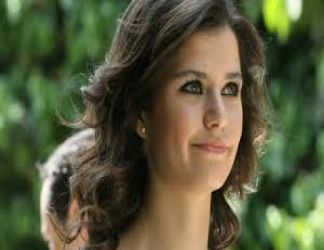 Beren Saat isyan etti