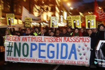 İslam karşıtlarından Avusturya'da ilk yürüyüş