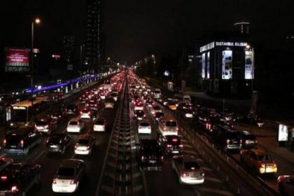 İstanbul trafiğinde cuma çilesi!