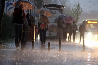 İstanbul'u sağanak vurdu