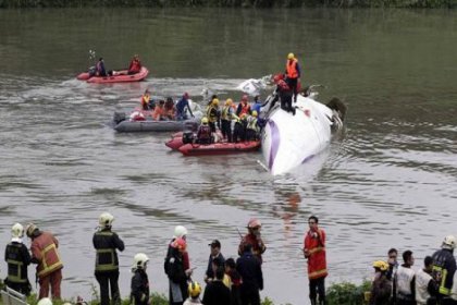 Tayvan'da uçak kazası: En az 11 ölü
