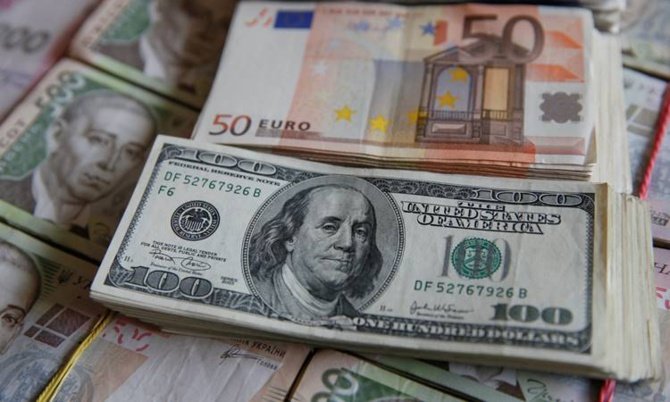 Dolar ve euro rekor üstüne rekor kırıyor