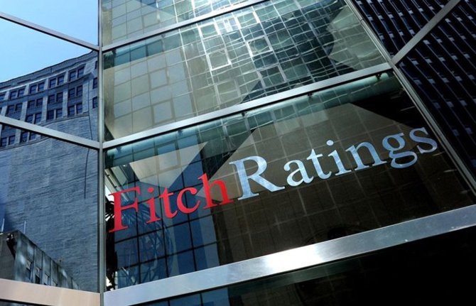 Fitch: Liradaki değer kaybı Türk bankalarına yönelik riskleri artırıyor