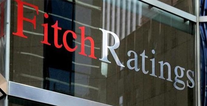 Fitch, Türkiye'nin kredi notunu indirdi