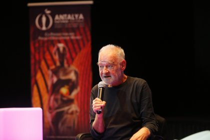 Bela Tarr: Bir filmi çekmeden önce 2 yıl avcılık yapıyorum