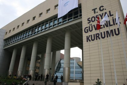 Emekliler SGK'ye dava açıyor