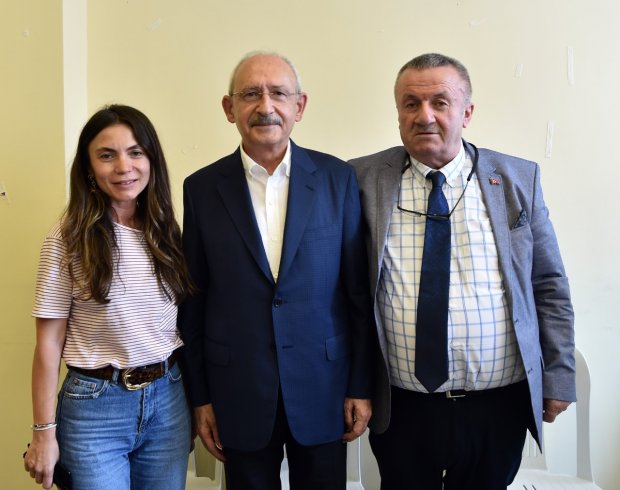 CHP Lideri Kılıçdaroğlu, 15 Temmuz şehidimiz Fatih Satır’ın Sarıyer’de yaşayan ailesini ziyaret etti