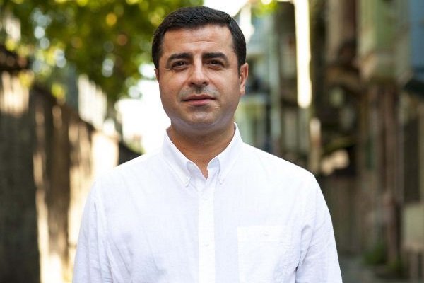 Demirtaş: Hiç kimse bugünleri unutmayacak, muhalefetin yerinde olsam Kürt halkını hafife almazdım. Kürtler kimsenin marabası ya da payandası değil