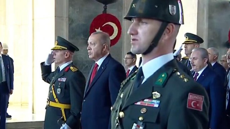 Erdoğan Anıtkabir'de: Barış Pınarı Harekatı ile kararlılığımızı bütün dünyaya gösterdik...