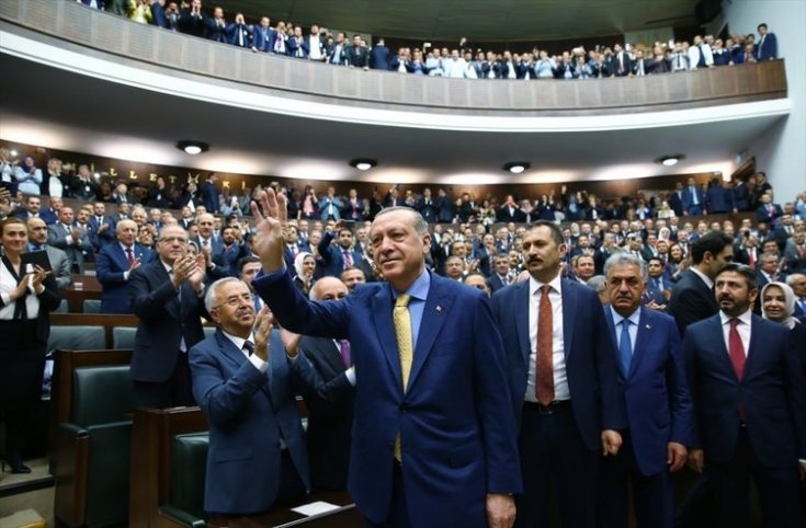 İl başkanlarını istifa ettiren AKP, başka partiye gitmemeleri için ‘yeni görev’ verecek