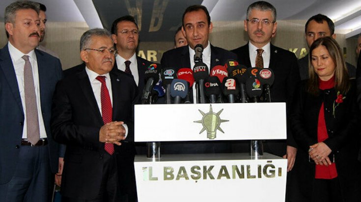 Kayseri'de İncesu Belediye Başkanı İYİ Parti'den AKP'ye geçti