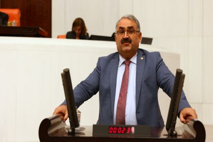 AKP'li vekil: 'Kriz yok, kimse iş beğenmiyor'