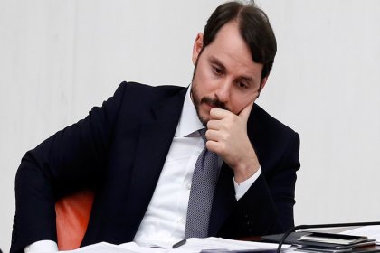 'Berat Albayrak dolar kuruna müdahale etti, TÜİK milli gelirdeki azalmayı 16 milyar dolar eksik gösterdi'