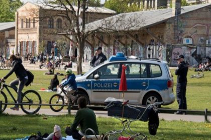 Berlin'de park müdürlüğü yapan Türk'ten akıllara zarar uygulama: Parkta uyuşturucu satıcıları için özel alanlar belirledi