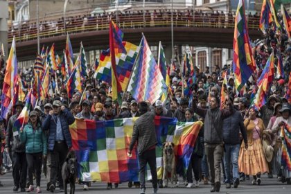 Bolivya'da darbeyi protesto eden halka polis saldırdı: 5 ölü