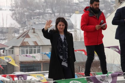 Buldan: Ezanı da, dini de siyasete alet ettiler