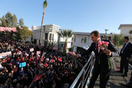 CHP'nin Mersin Büyükşehir adayı Vahap Seçer'e yoğun ilgi