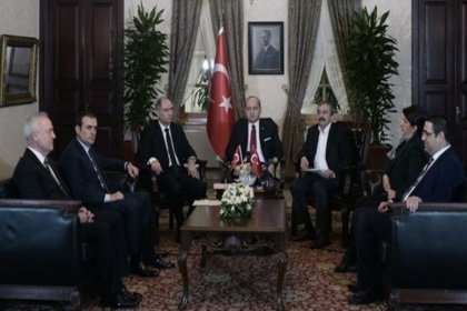 Davutoğlu cephesinden karşı atak: 'Dolmabahçe toplantısında oturma planını A4 kağıdına bizzat Erdoğan çizdi'