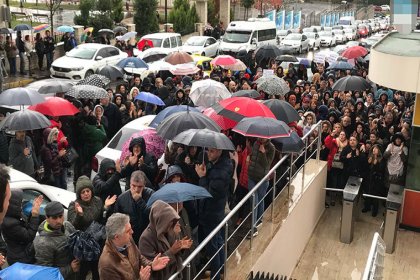 Doğa Koleji velilerinden protesto: Öğretmenlerimizin maaşını verin