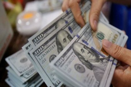 Dolar haftanın ilk gününe 5.49 seviyesinden başladı