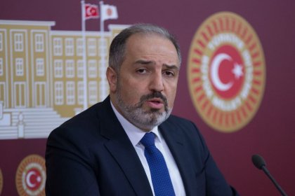 Mustafa Yeneroğlu AKP'den istifa etti