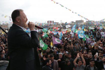 Temelli: Eskiden taşımalı eğitim vardı şimdi taşımalı miting dönemi başlattılar!