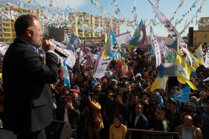 Temelli: Patateslerin üstünü arayın, onlar da soğan gibi terörist çıkmasın