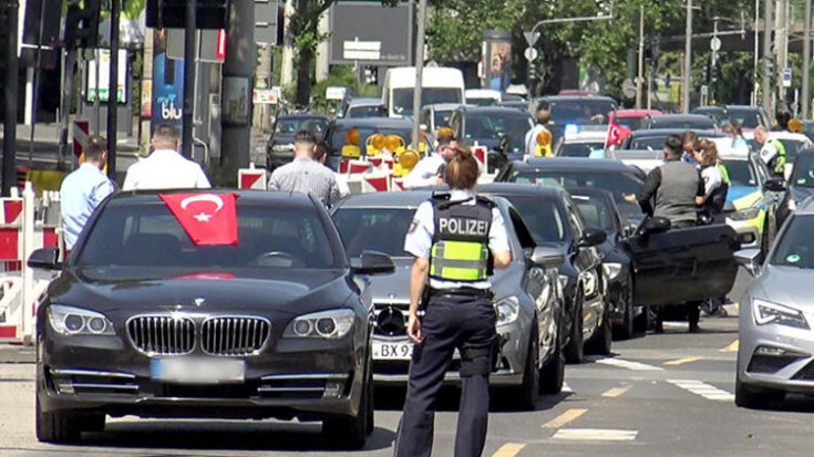 Almanya'da Türk düğünlerinde 3 davetliye izin var