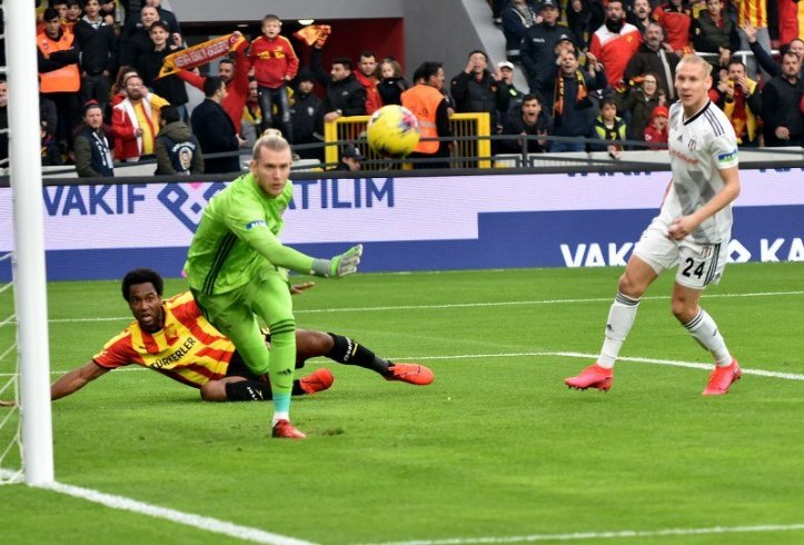 Beşiktaş, Göztepe'ye 2-1 mağlup oldu