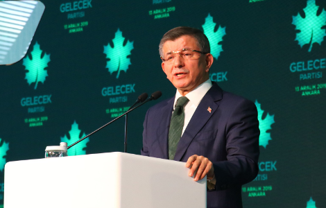 Davutoğlu: Halkı ağır vergiler altında ezerek, çökerttiğiniz ekonomiyi toparlayamazsınız