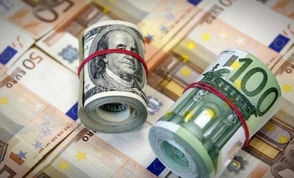 Dolar ve euroda yeni rekor