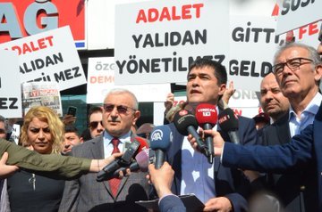 İYİ Parti İstanbul il örgütünden Yeniçağ gazetesine destek