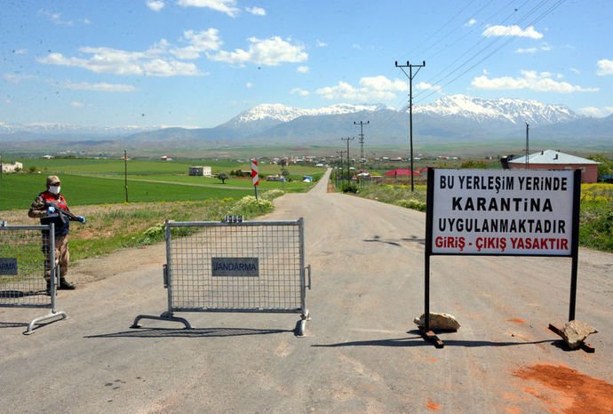 Maraş'ta iki aile arasında nişan yapıldı, 81 kişi koronavirüse yakalandı, mahalle karantinada