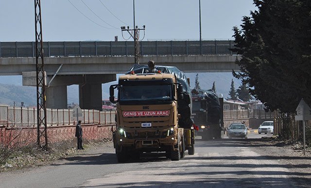 Suriye'deki üslere obüs sevkiyatı