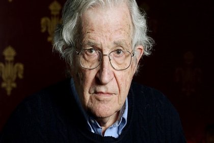 Chomsky: Trump yetersizliği nedeniyle günah keçisi arıyor