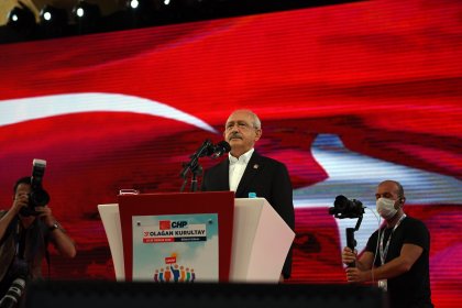 CHP kurultayında 81 il başkanının tamamı Kılıçdaroğlu'na imza verdi