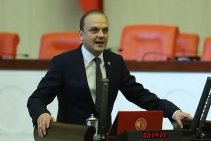 CHP'li Tığlı: Normalleşme sürecinde halı sahalara çalım atmayın