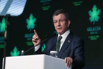 Davutoğlu: Bugünkü ekonomi yönetiminde cehalet diz boyu