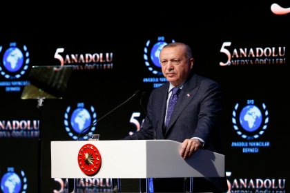 Erdoğan: Sosyal medya devasa ve tamamen kontrolsüz bir alan olarak adeta hayatımızın tam ortasına düştü