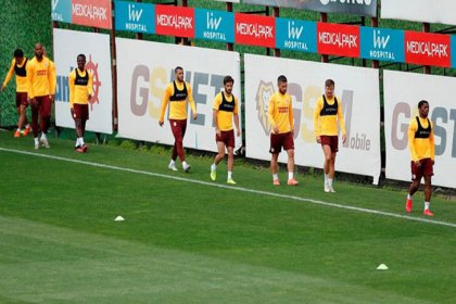 Galatasaray'da teknik ekip ve futbolcular yüzde 15 indirimi kabul etti