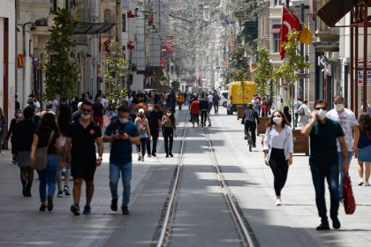 "İstanbul'da Covid-19 vakaları günlük 12-15 bin bandında"